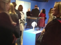 Exposição Na oração, que desaterra... a terra, em homenagem ao sagrado